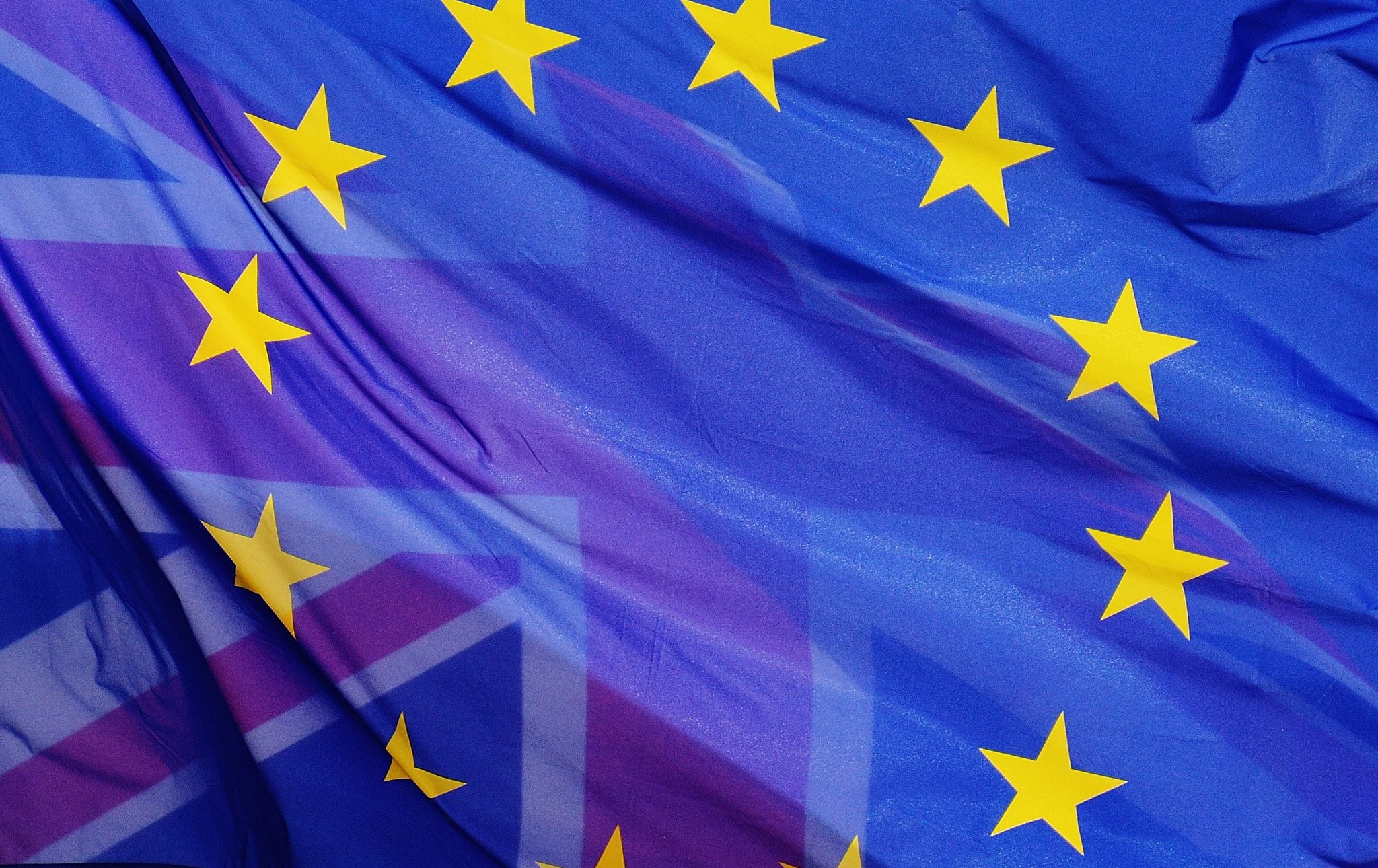 Eine Fotomontage in der die Britische und die Europäische Flagge übereinander gelegt wurden
