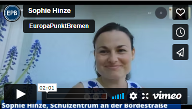 Sophie Hinze spricht in die Kamera; EuropaPunktBremen