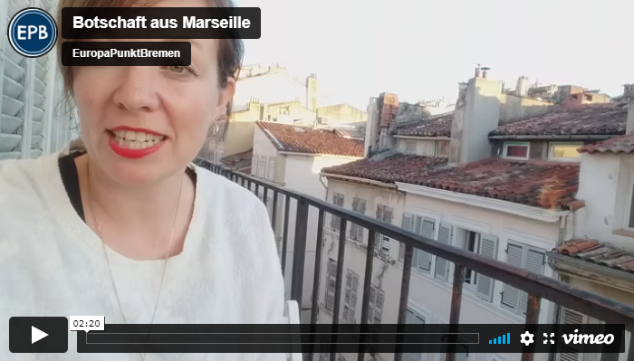 Eine Frau spricht in die Kamera; Botschaft aus Marseille; EuropaPunktBremen