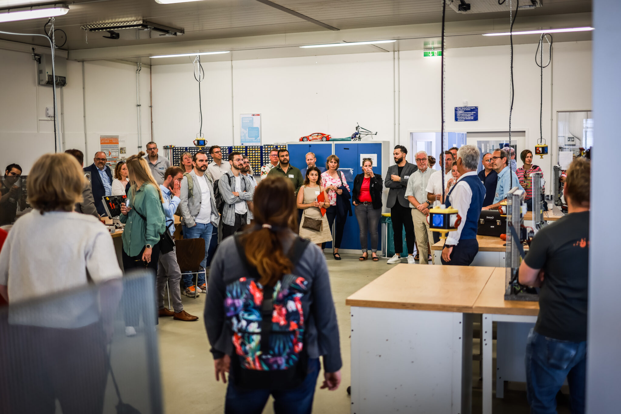 Auszubildende der Verbünde stellen dem Fachpublikum auch ihre Erfahrungen und Wünsche vor, die Sie in einem eigenen Workshop unter Anleitung erarbeitet haben. 