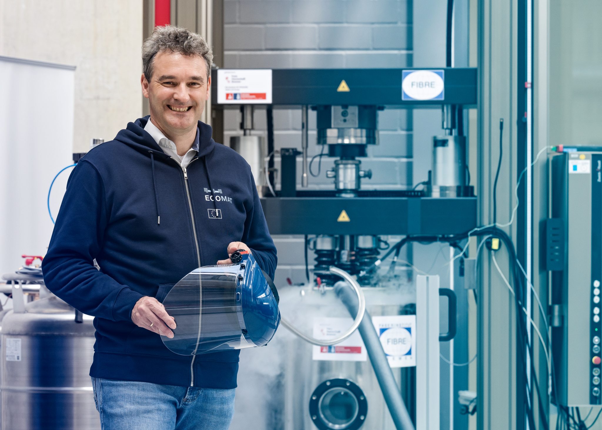 Im Forschungs- und Entwicklungszentrum ECOMAT werden Wasserstofftechnologien getestet - wie hier im Labor des Faserinstituts FIBRE, Bild: SWHT/Rathke